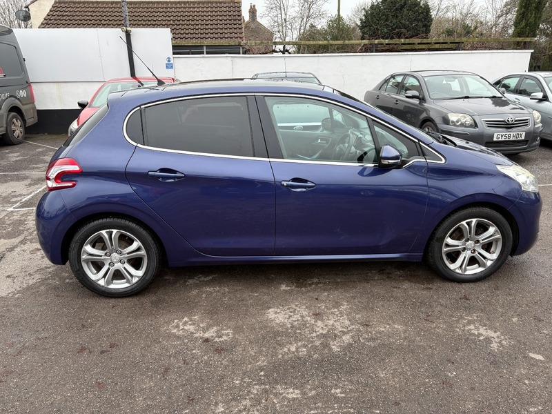 Used Peugeot 208 2013 for sale - 77038645: Photo 8