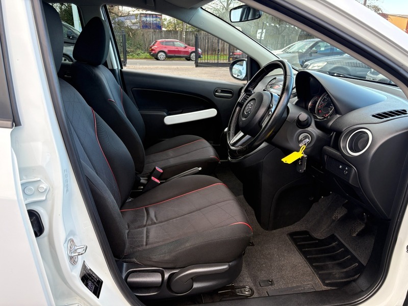 Used Mazda Mazda2 2014 for sale - 76611424: Photo 10