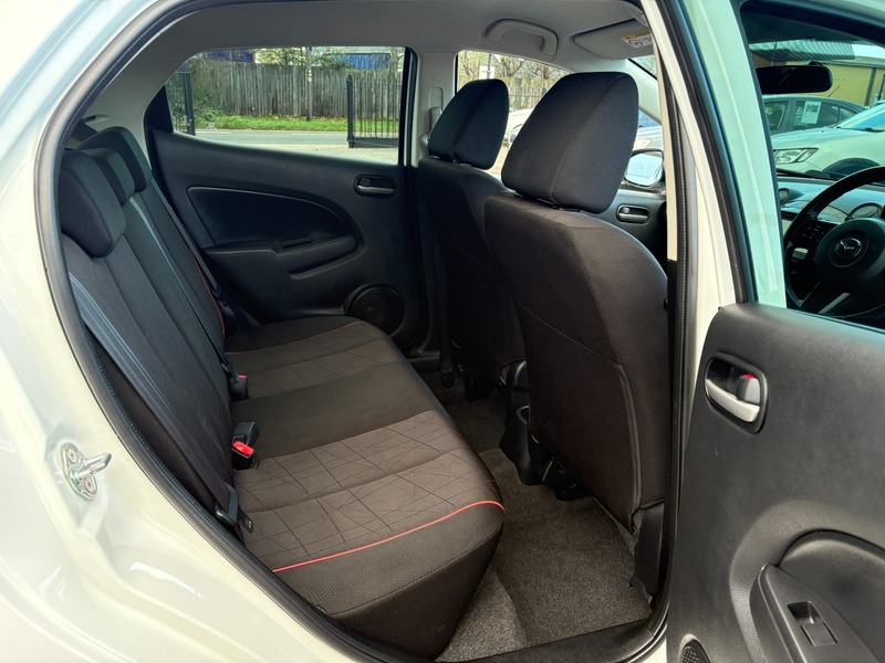 Used Mazda Mazda2 2014 for sale - 76611424: Photo 11