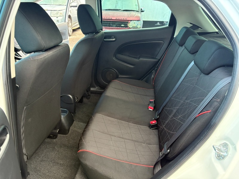 Used Mazda Mazda2 2014 for sale - 76611424: Photo 13