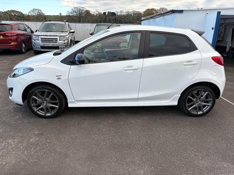Used Mazda Mazda2 2014 for sale - 76611424: Photo 4