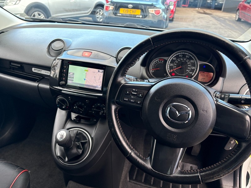 Used Mazda Mazda2 2014 for sale - 76611424: Photo 9