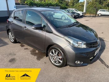 Used Toyota Yaris 2012 for sale - 79409964: Photo