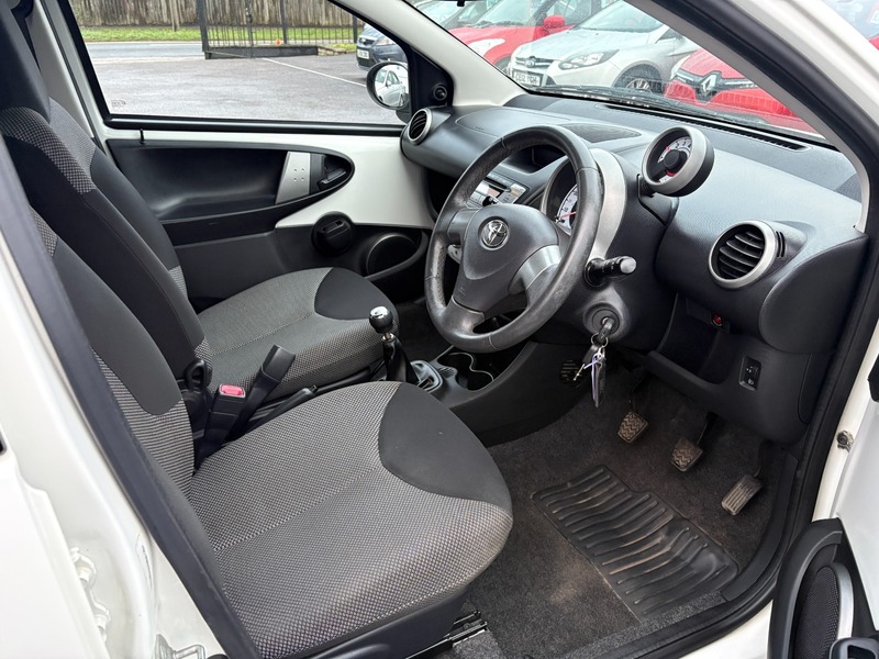 Used Toyota AYGO 2012 for sale - 77409234: Photo 10