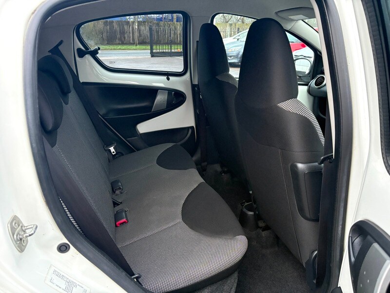 Used Toyota AYGO 2012 for sale - 77409234: Photo 11