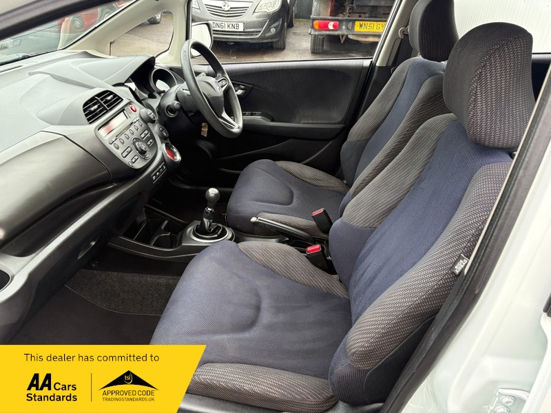 Used Honda Jazz 2013 for sale - 77384935: Photo 14