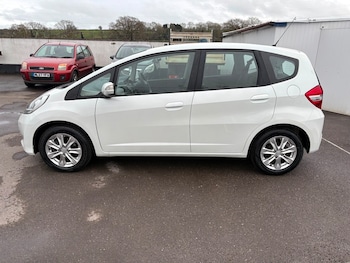 Used Honda Jazz 2013 for sale - 77384935: Photo