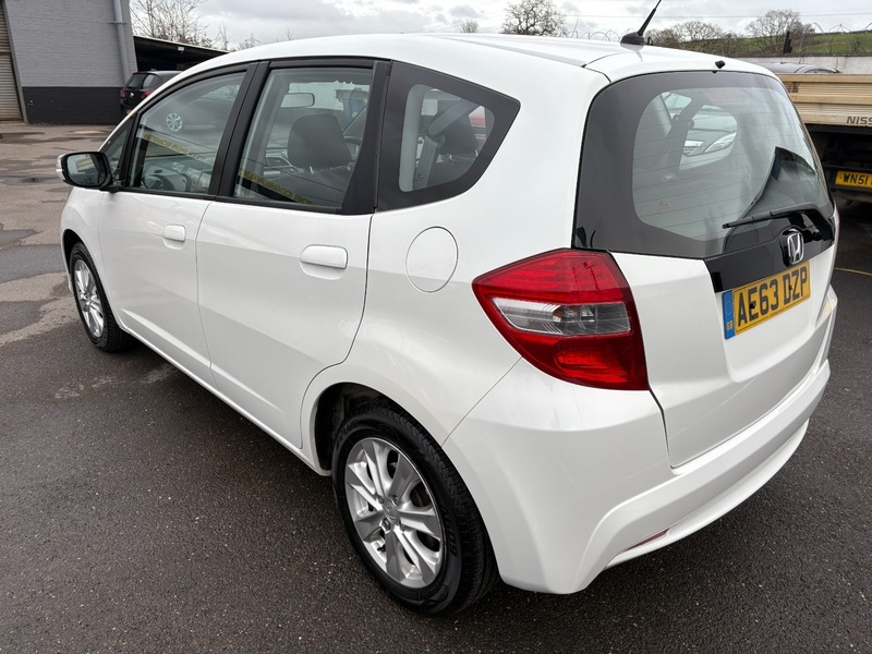 Used Honda Jazz 2013 for sale - 77384935: Photo 5