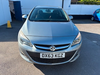 Used Vauxhall Astra 2013 for sale - 76040020: Photo