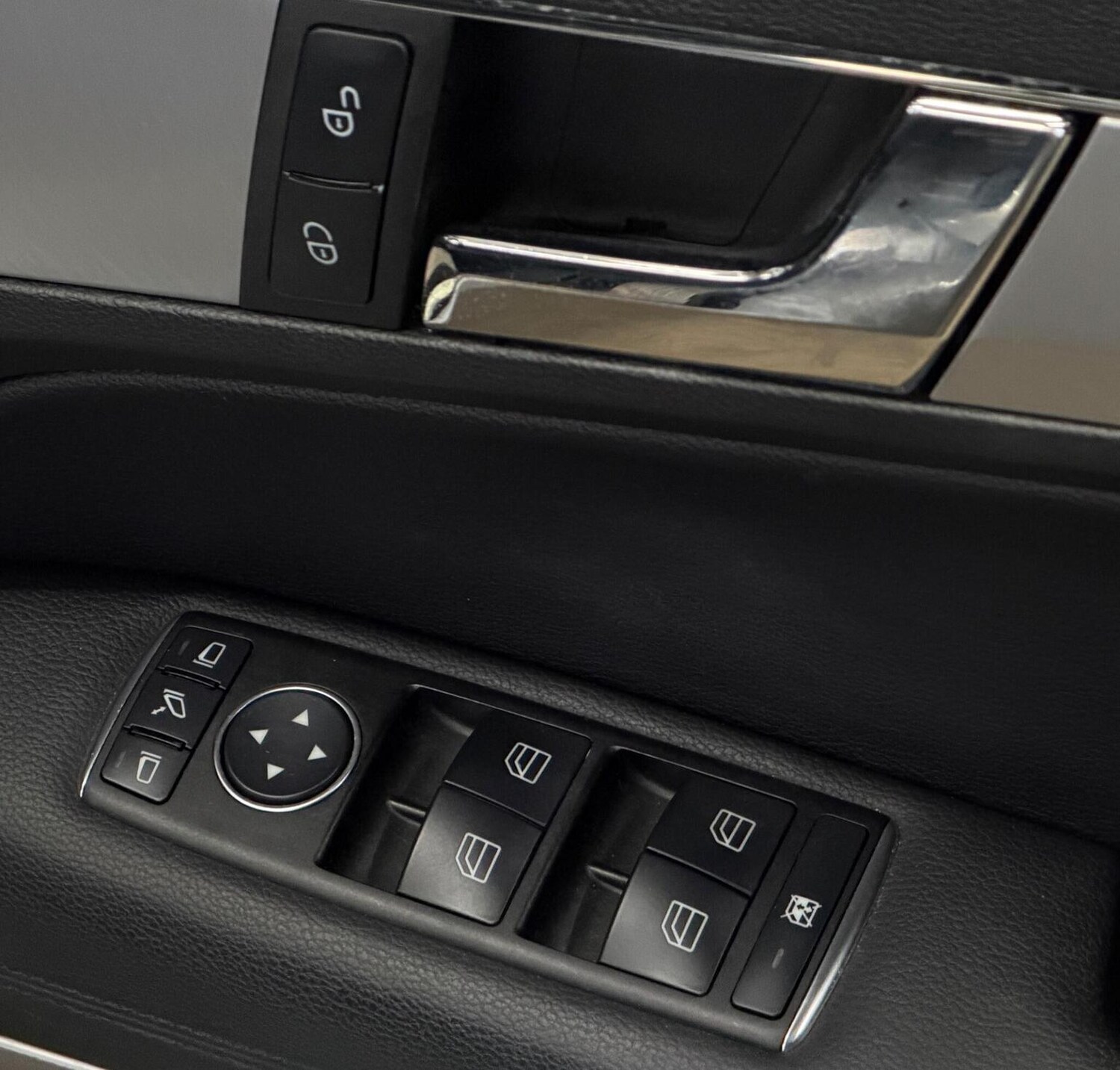 Used Mercedes-Benz E Class 2012 for sale - 78004558: Photo 40