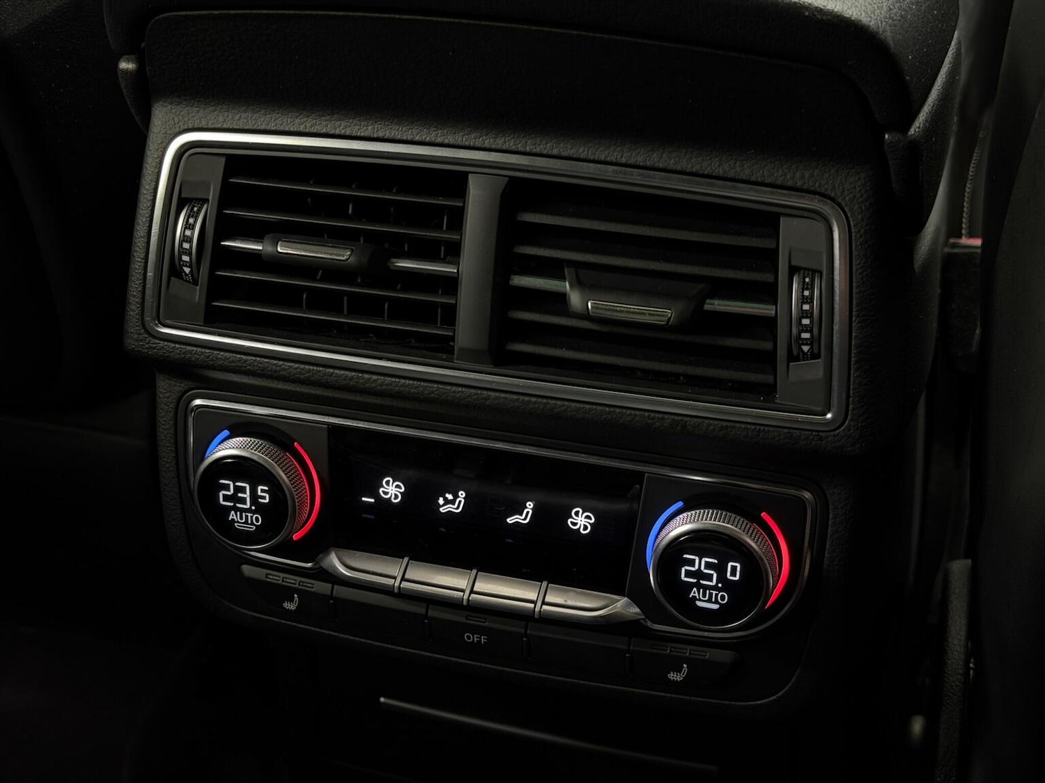 Used Audi SQ7 2017 for sale - 78004598: Photo 48