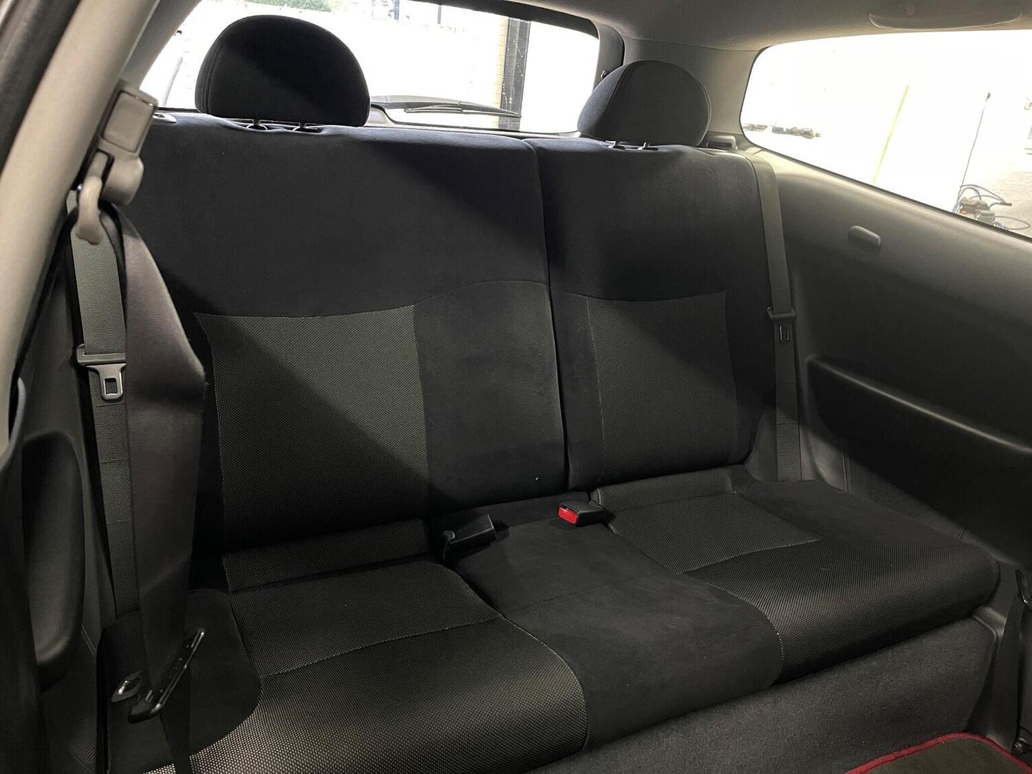 Used Honda Civic 2004 for sale - 78004378: Photo 28