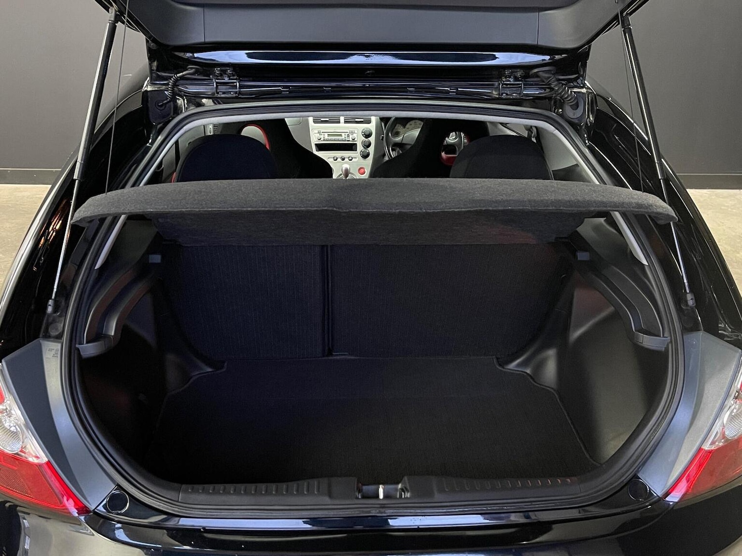 Used Honda Civic 2004 for sale - 78004378: Photo 31