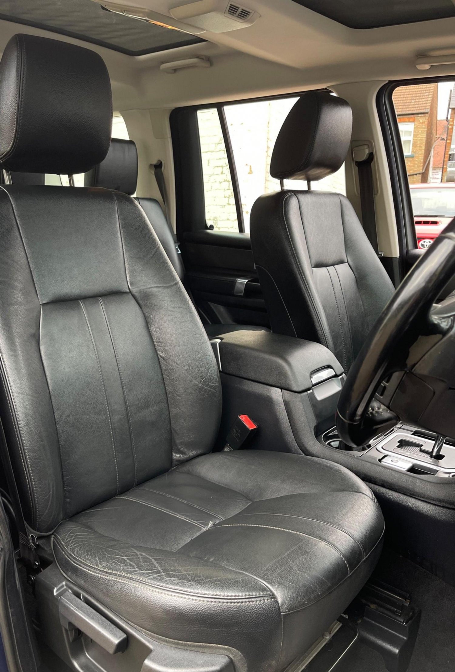 Used Land Rover Discovery 2011 for sale - 78182812: Photo 12