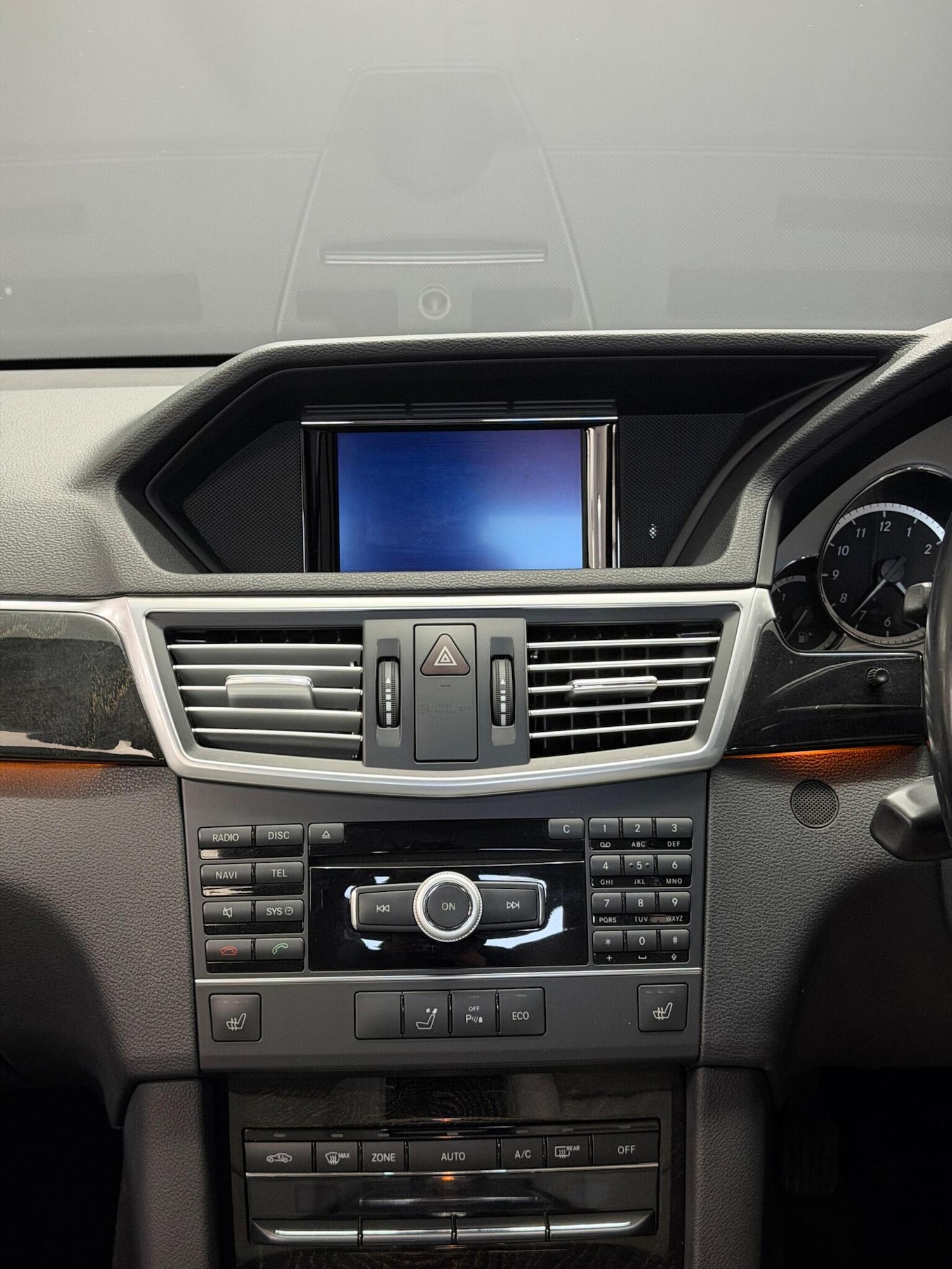 Used Mercedes-Benz E Class 2011 for sale - 78004528: Photo 17