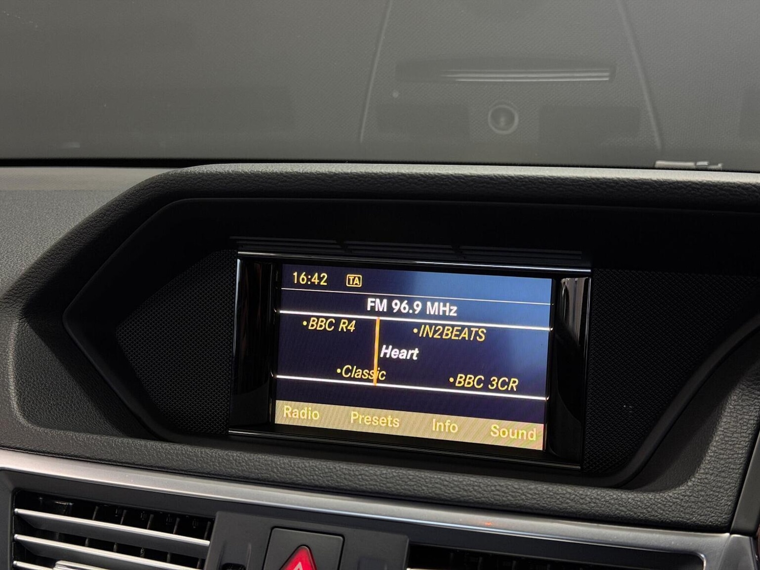 Used Mercedes-Benz E Class 2011 for sale - 78004528: Photo 19