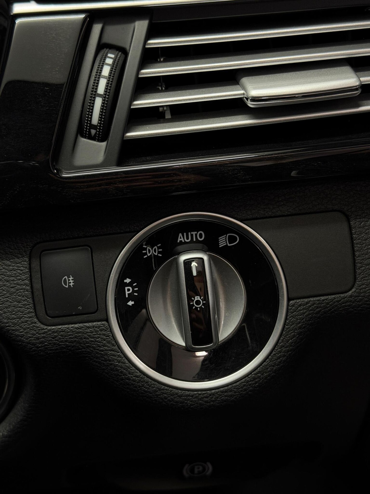 Used Mercedes-Benz E Class 2011 for sale - 78004528: Photo 30