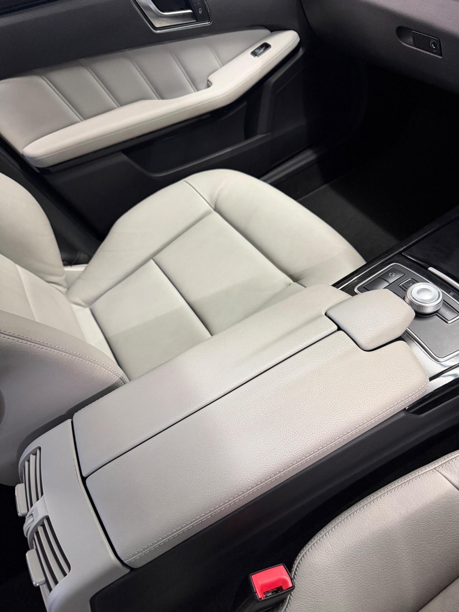 Used Mercedes-Benz E Class 2011 for sale - 78004528: Photo 32