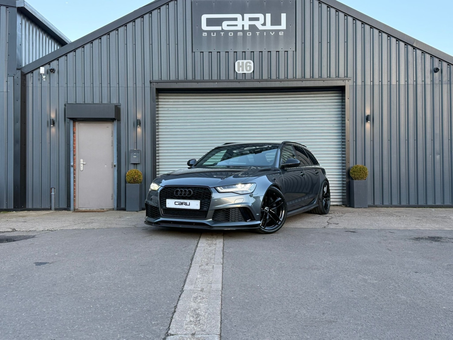 Used Audi RS6 2015 for sale - 76918900: Photo 1