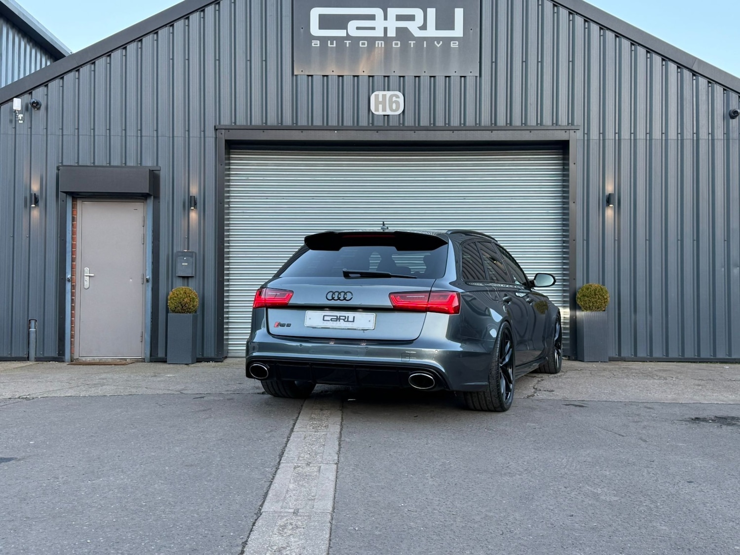 Used Audi RS6 2015 for sale - 76918900: Photo 10