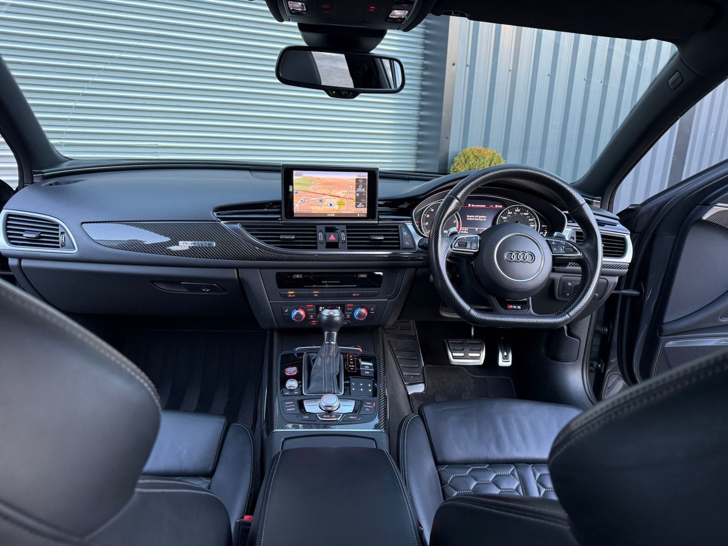 Used Audi RS6 2015 for sale - 76918900: Photo 13