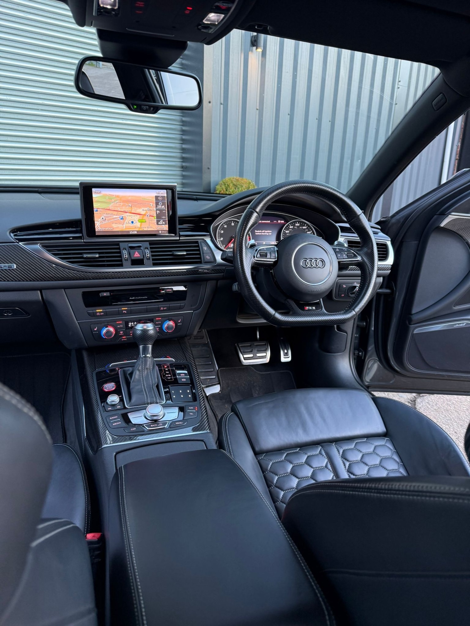 Used Audi RS6 2015 for sale - 76918900: Photo 14