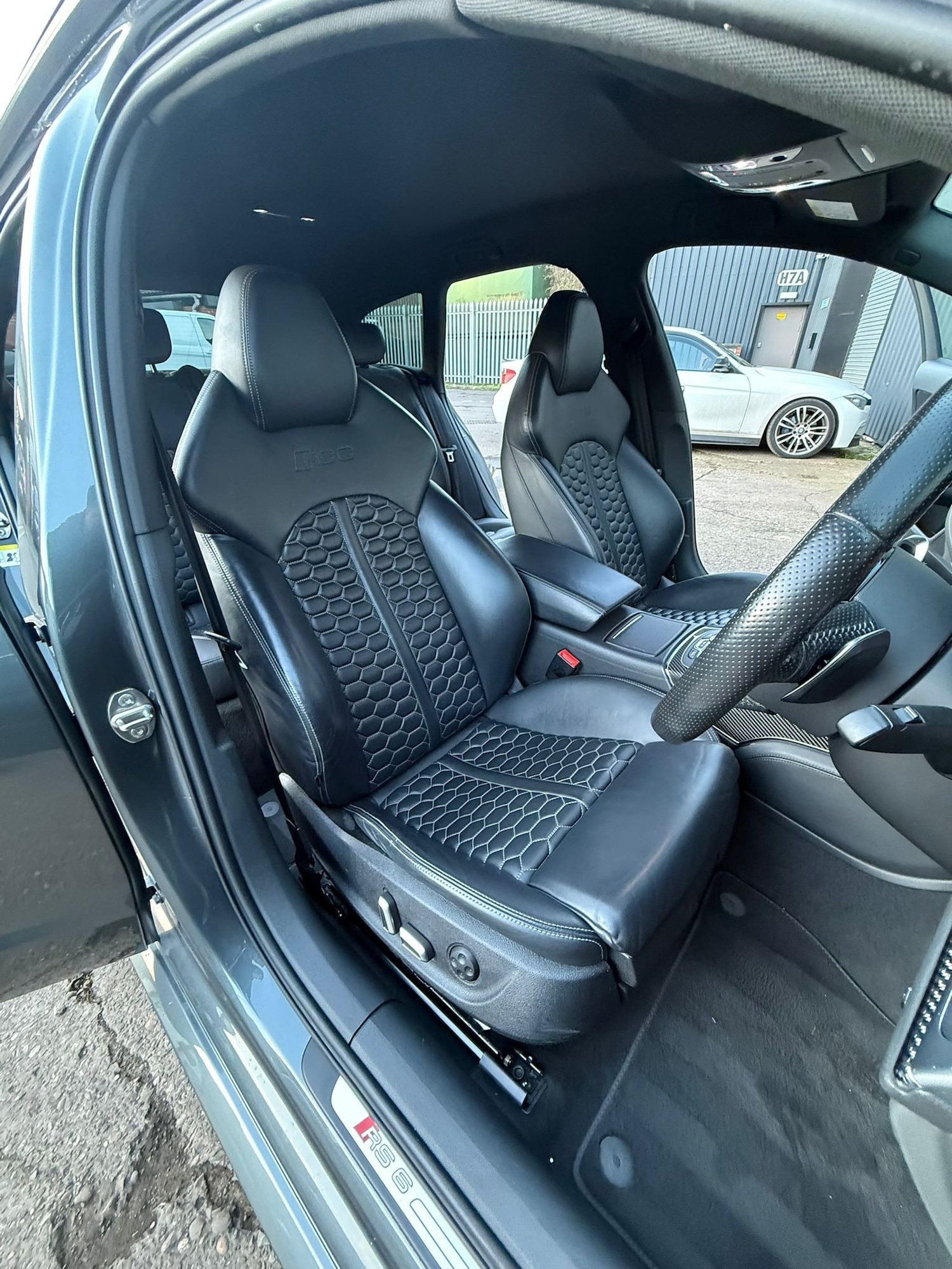 Used Audi RS6 2015 for sale - 76918900: Photo 16