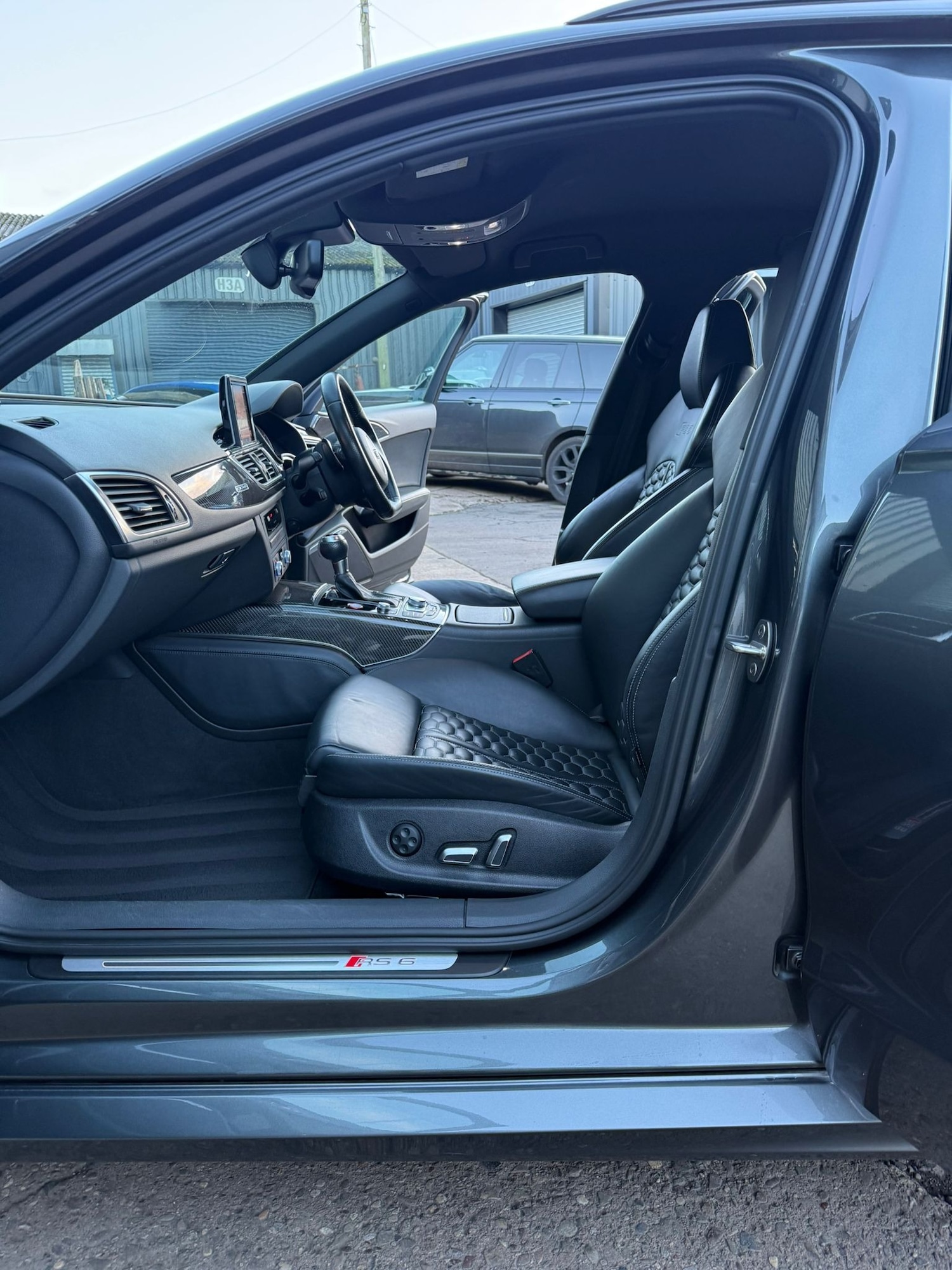 Used Audi RS6 2015 for sale - 76918900: Photo 17