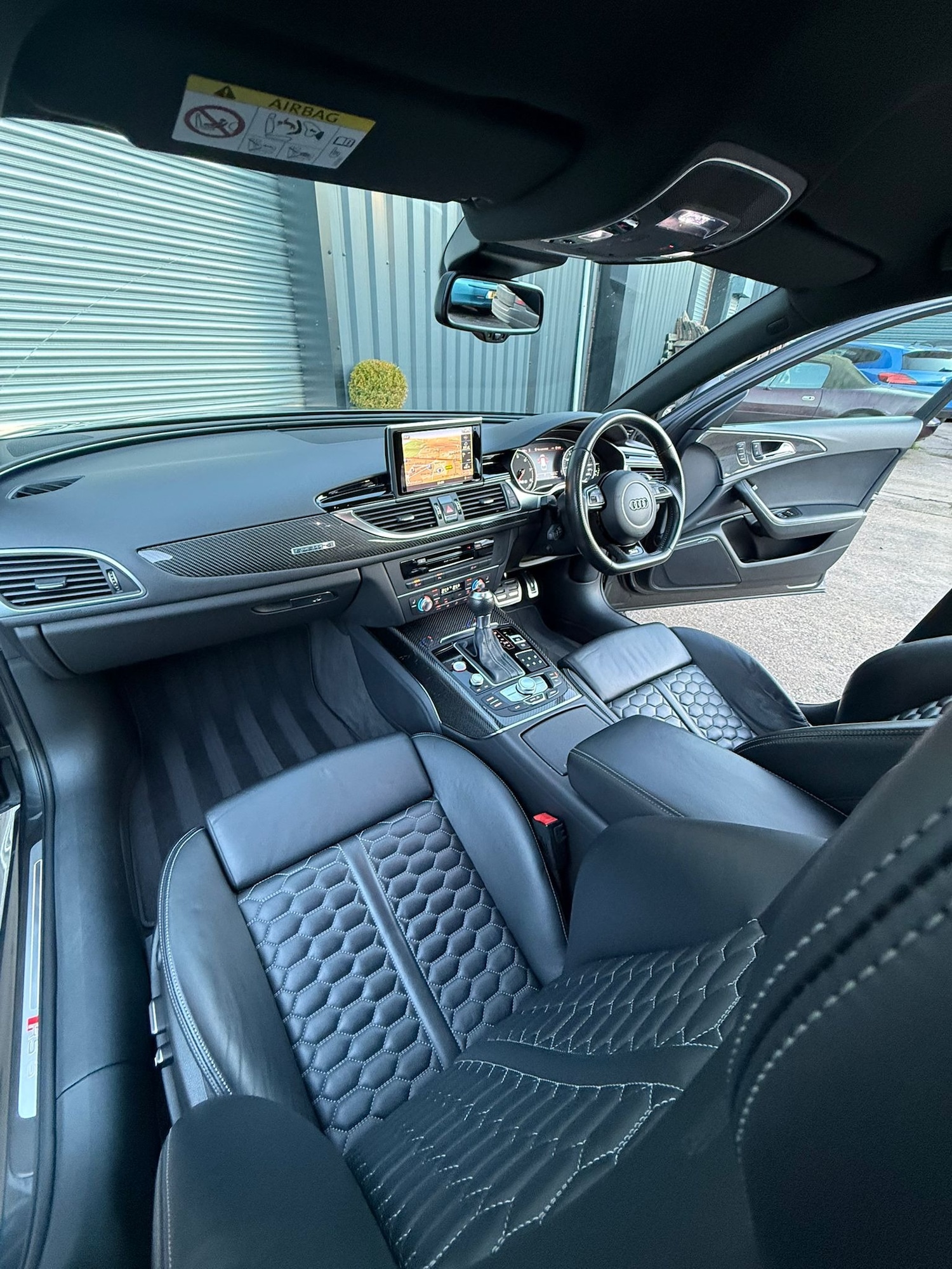 Used Audi RS6 2015 for sale - 76918900: Photo 18