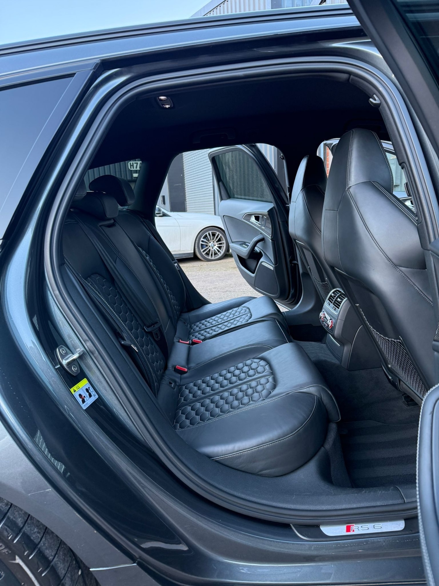 Used Audi RS6 2015 for sale - 76918900: Photo 21