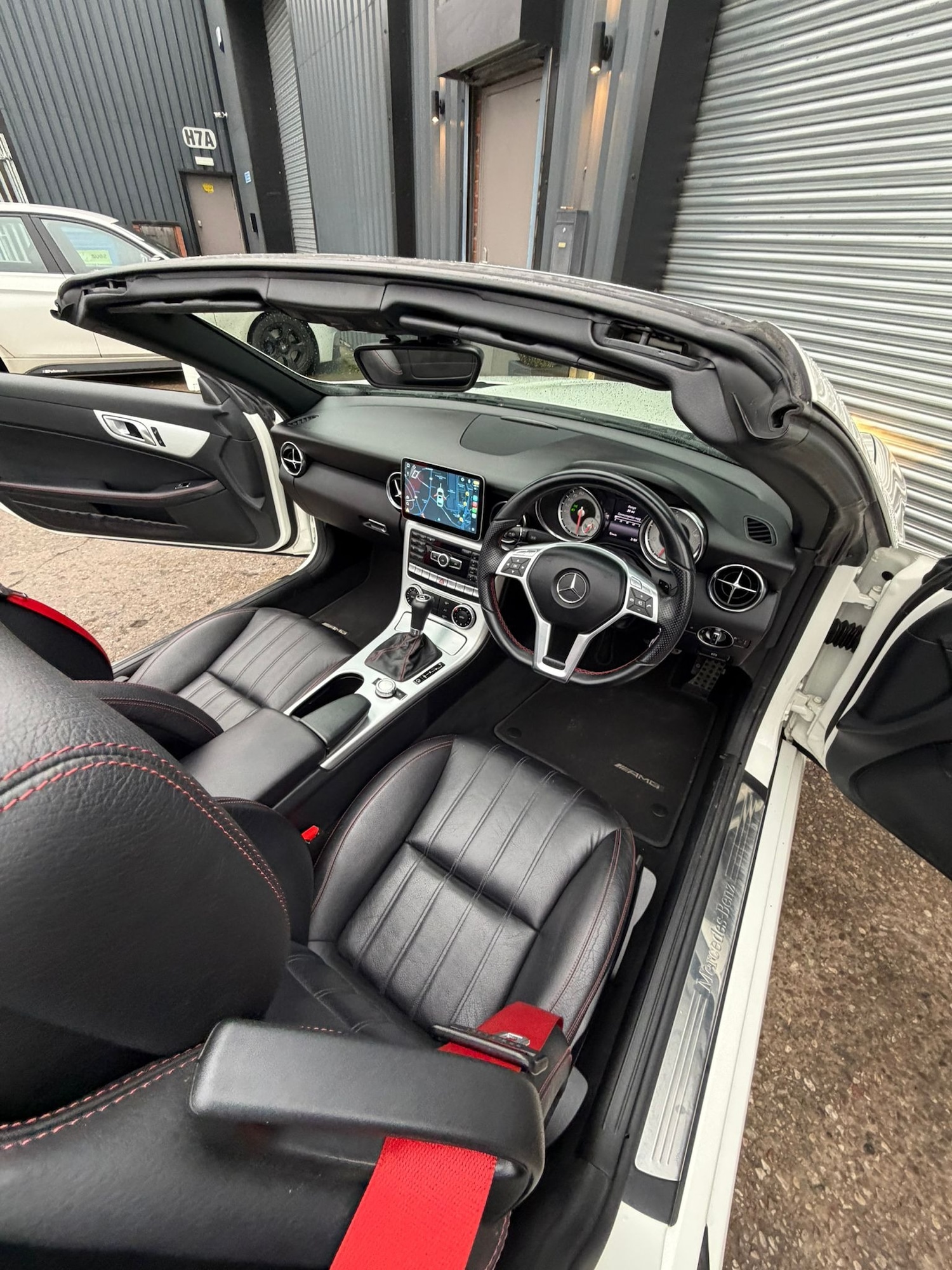 Used Mercedes-Benz SLK 2013 for sale - 77545430: Photo 17