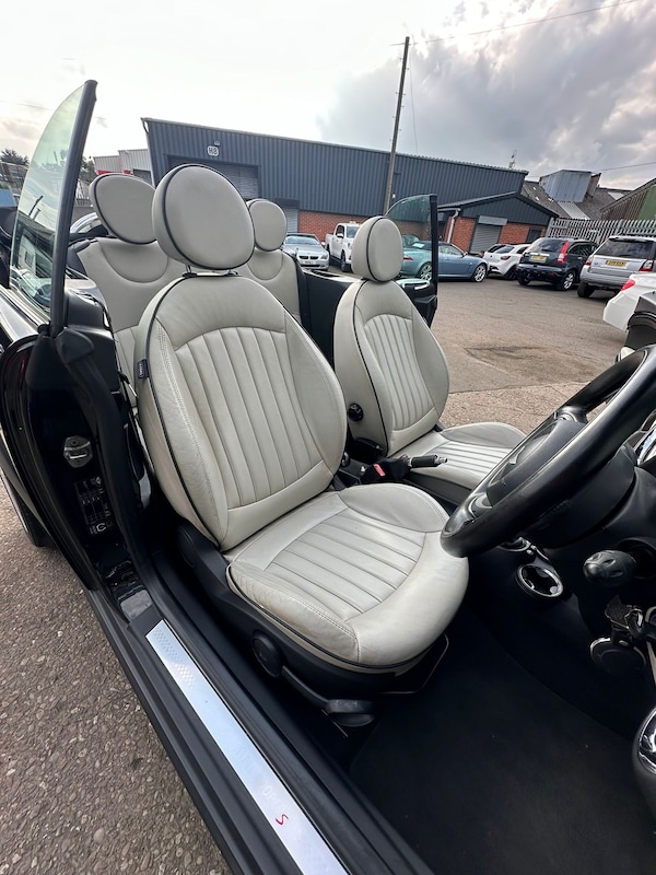 Used MINI Convertible 2011 for sale - 75228317: Photo 14