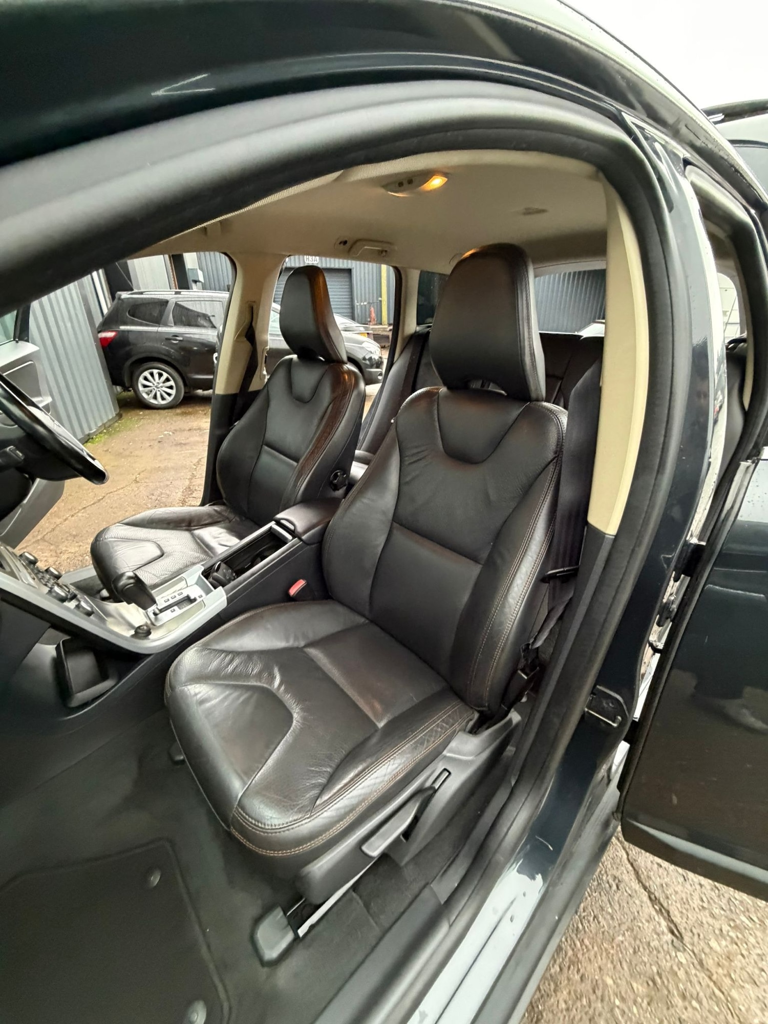 Used Volvo XC60 2010 for sale - 77545553: Photo 18