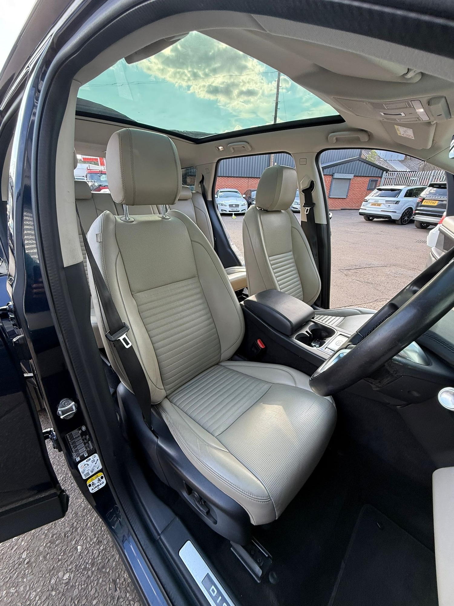 Used Land Rover Discovery Sport 2019 for sale - 76353418: Photo 14