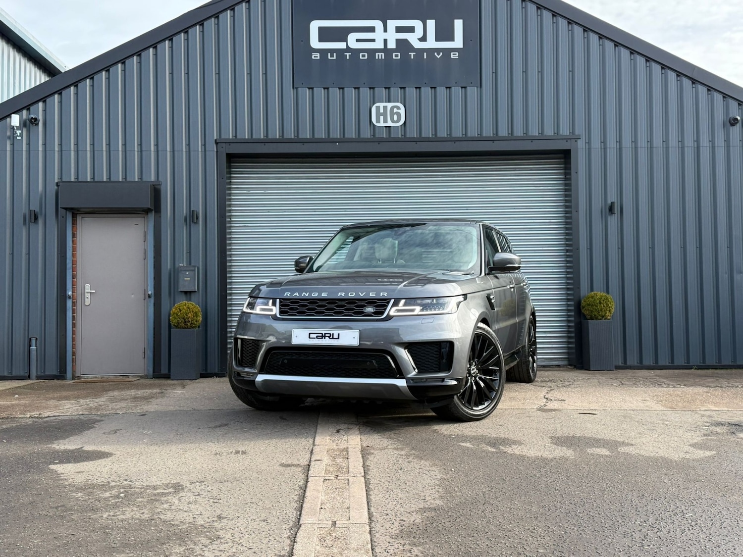 Used Land Rover Range Rover Sport 2018 for sale - 76183108: Photo 1