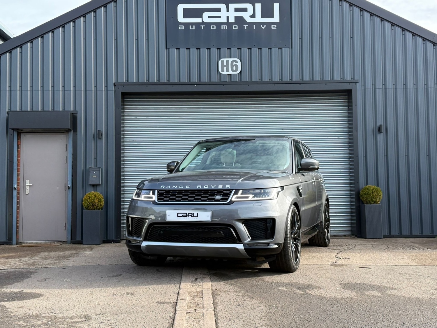 Used Land Rover Range Rover Sport 2018 for sale - 76183108: Photo 2