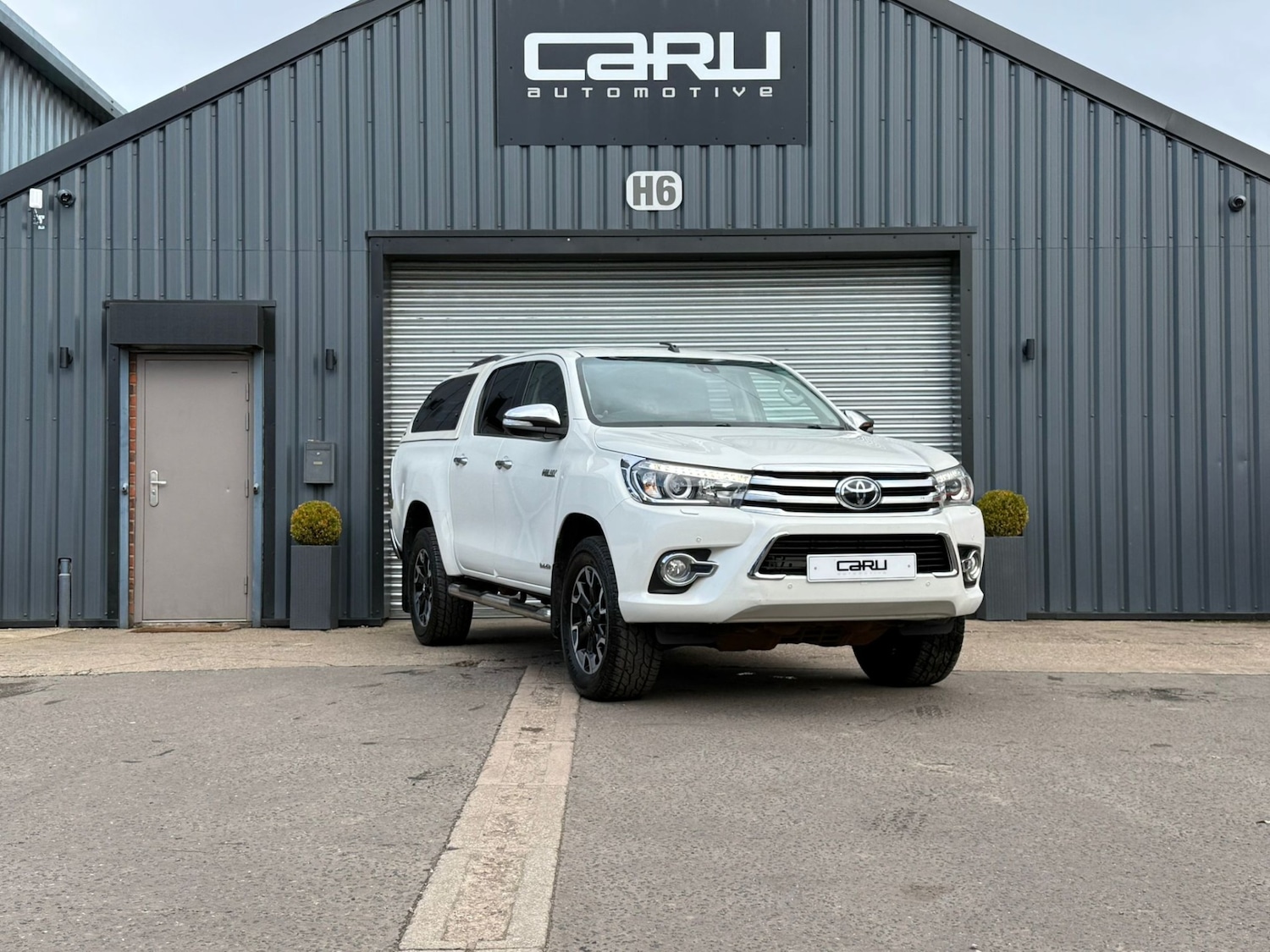 Used Toyota Hilux 2017 for sale - 77083555: Photo 4