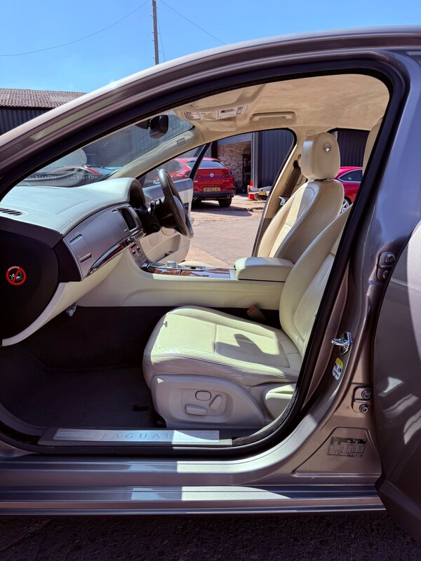 Used Jaguar XF 2009 for sale - 75239206: Photo 17