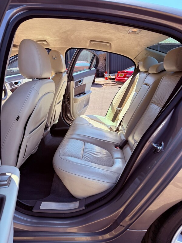 Used Jaguar XF 2009 for sale - 75239206: Photo 18