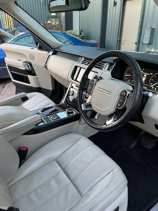 Used Land Rover Range Rover 2014 for sale - 66226820: Photo 16