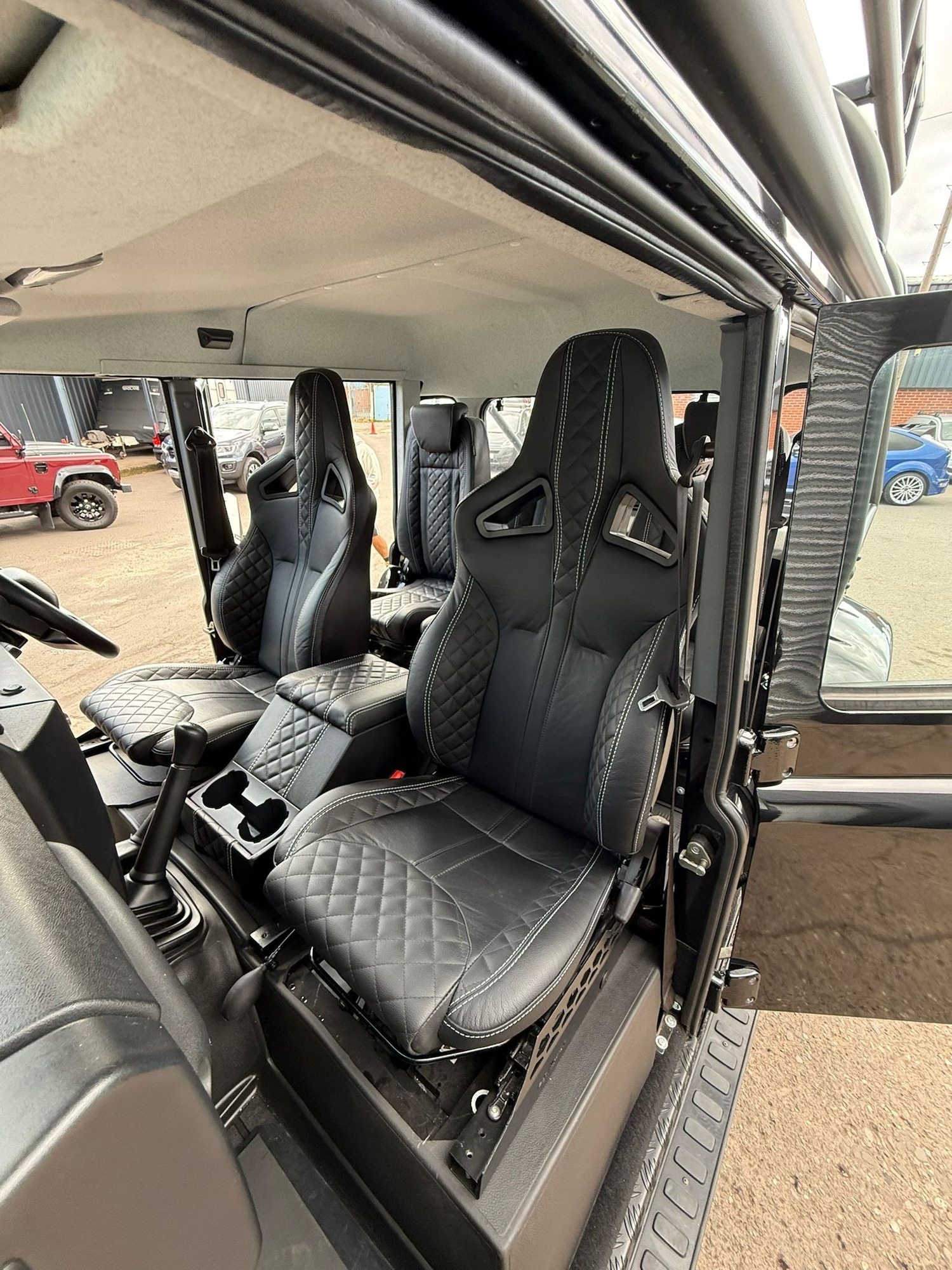 Used Land Rover Defender 2014 for sale - 77101316: Photo 18