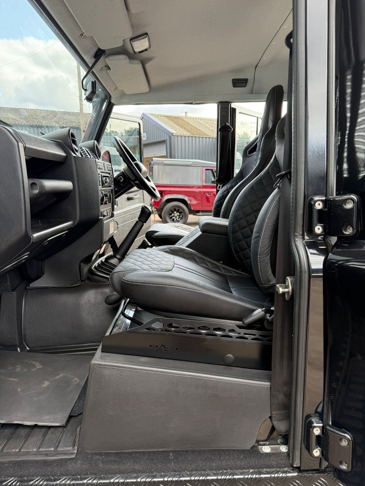 Used Land Rover Defender 2014 for sale - 77101316: Photo 19