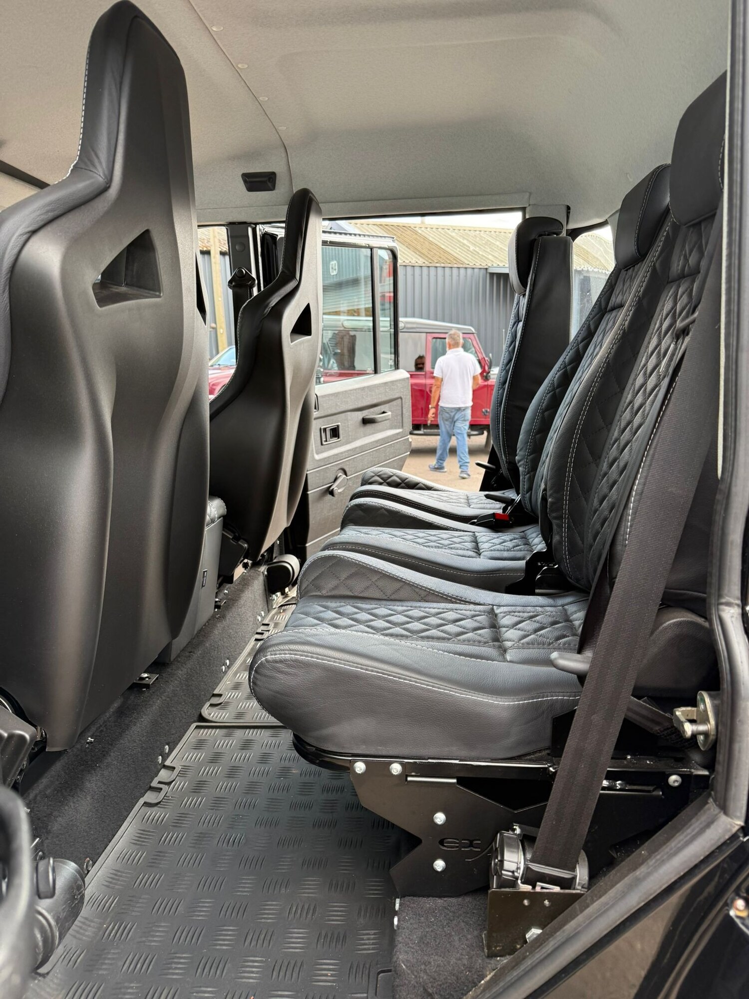 Used Land Rover Defender 2014 for sale - 77101316: Photo 20