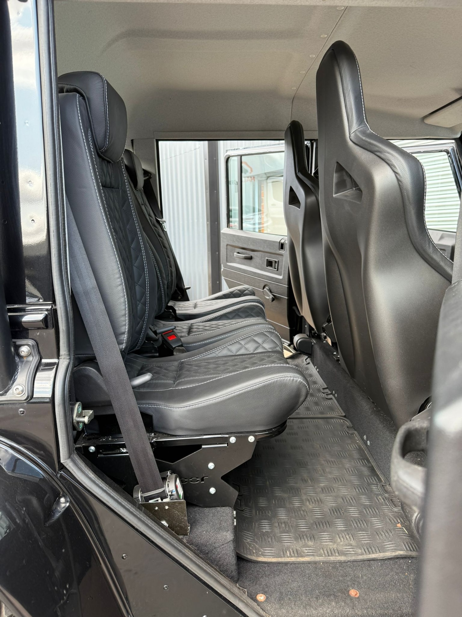 Used Land Rover Defender 2014 for sale - 77101316: Photo 21