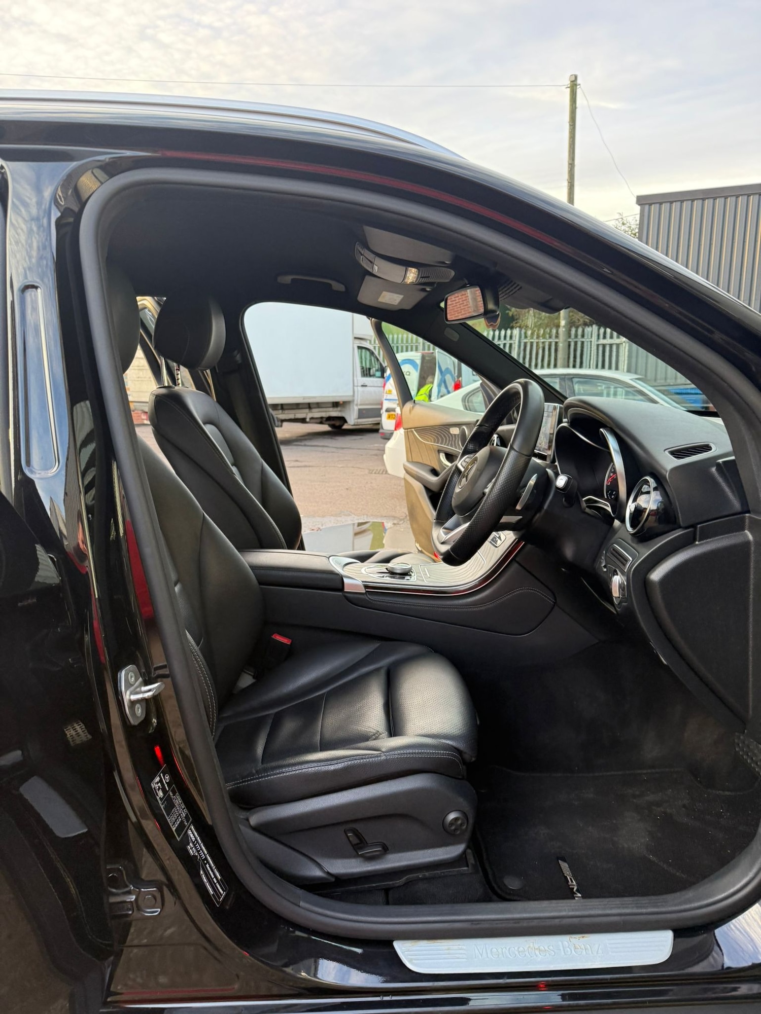 Used Mercedes-Benz GLC 2018 for sale - 76762246: Photo 15