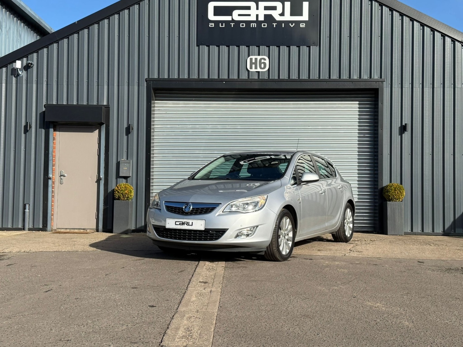 Used Vauxhall Astra 2011 for sale - 76375054: Photo 2