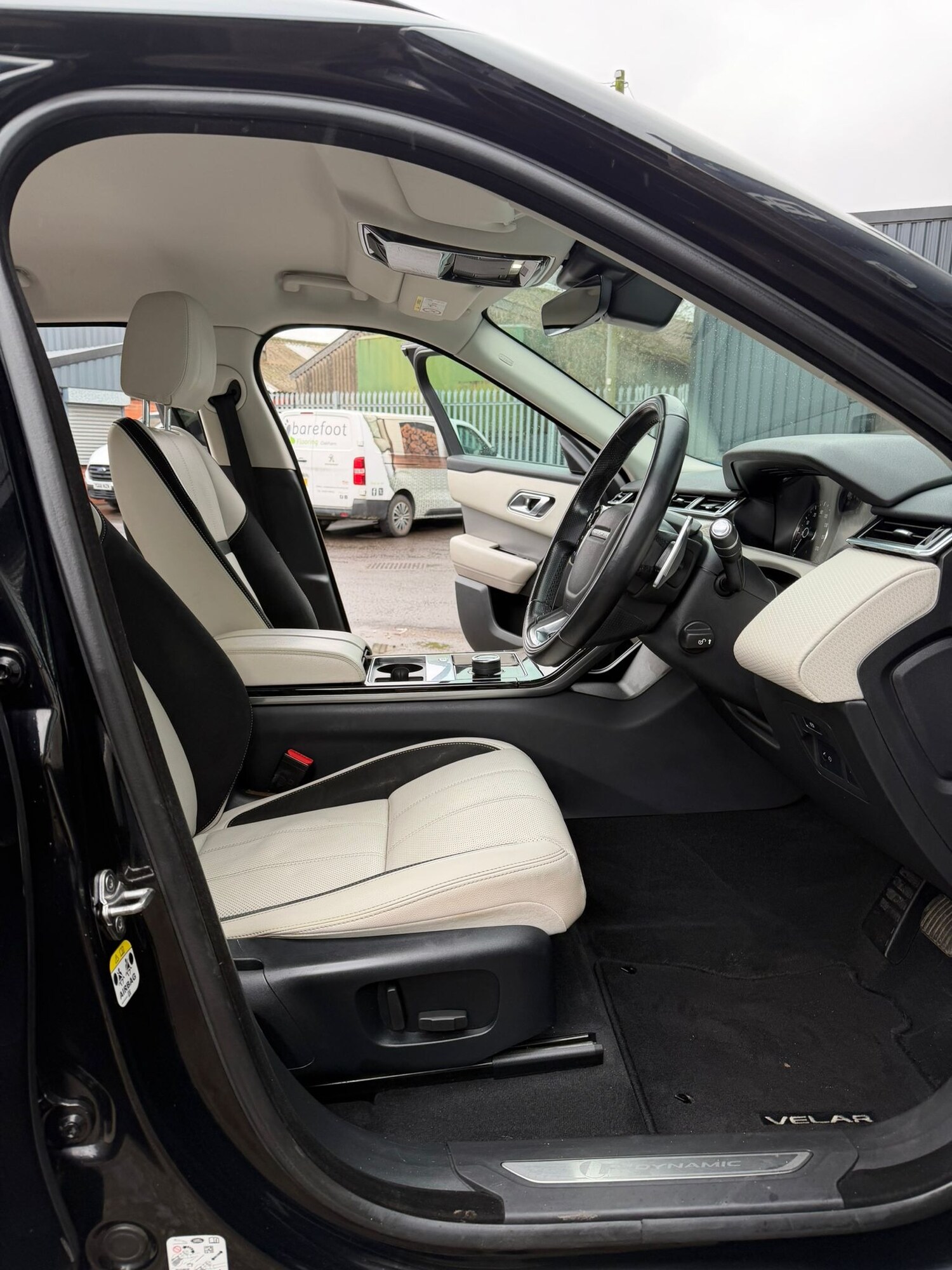 Used Land Rover Range Rover Velar 2017 for sale - 77543697: Photo 15