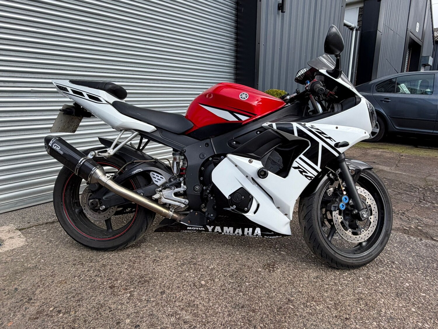 Yamaha R6