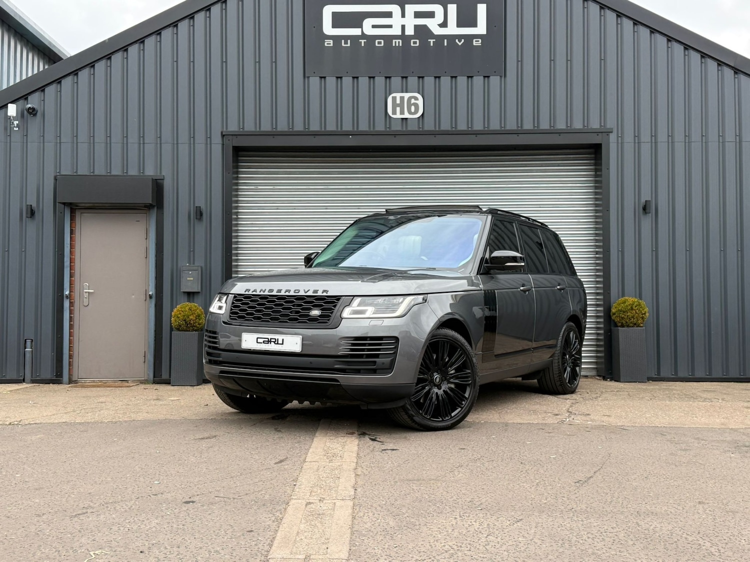 Used Land Rover Range Rover 2018 for sale - 76319760: Photo 1