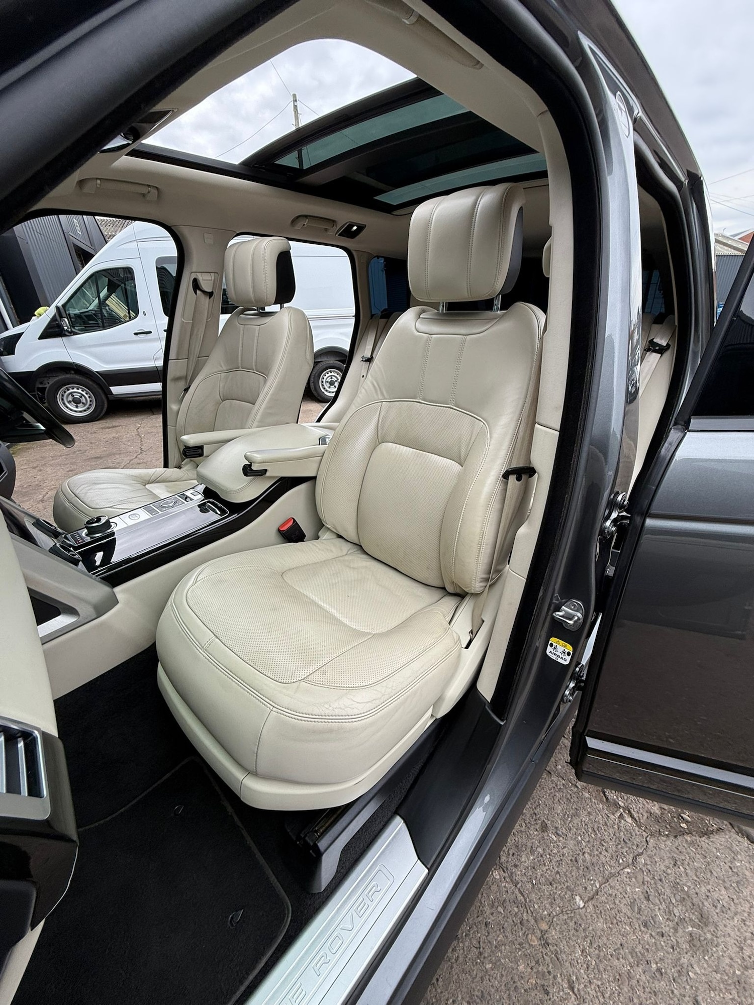 Used Land Rover Range Rover 2018 for sale - 76319760: Photo 18